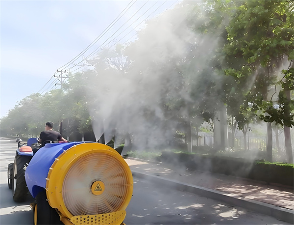 Varför föredrar fruktodlingsbönder bogserad fruktspruta? Tidsbesparande & grundligt skydd av fruktträd